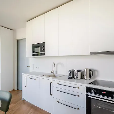 Blueground Holesovice Garden View Nr Vltava Prg-104 Apartamento Praga
